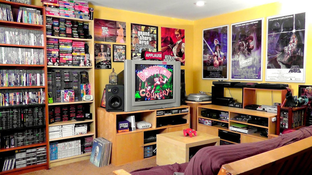 retro-gaming-geek-room-4482955