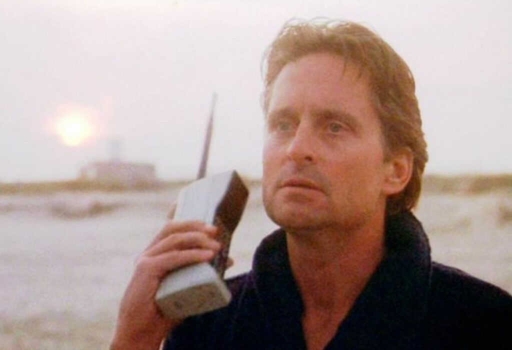 gordon-gecko-wall-street-cell-phone-3347452