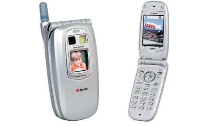 sanyo-camera-phone-5510038