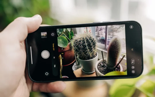 How to set the camera timer on iPhone