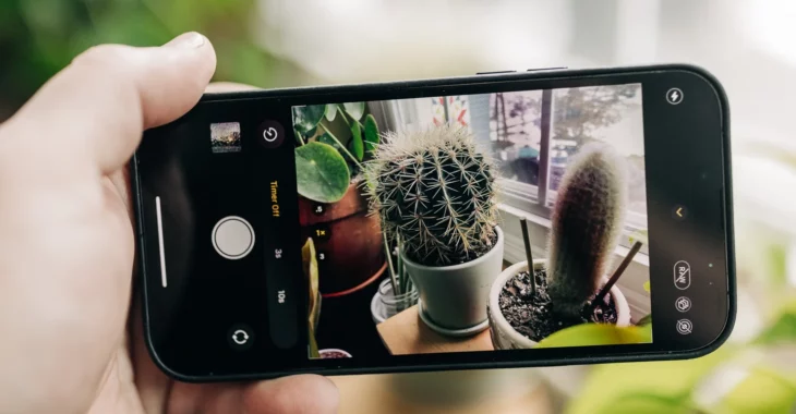 How to set the camera timer on iPhone