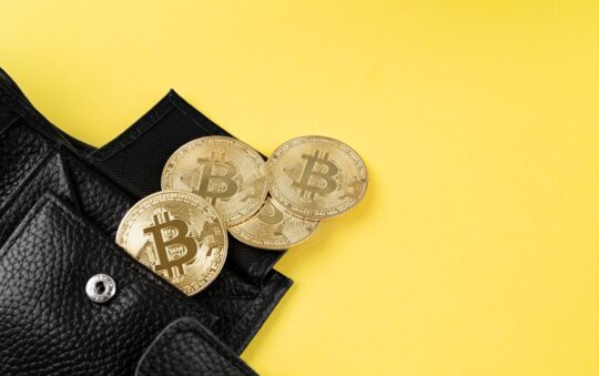 Are People Still Using Crypto as 2026 Approaches? Are People Still Using Crypto as 2026 Approaches?